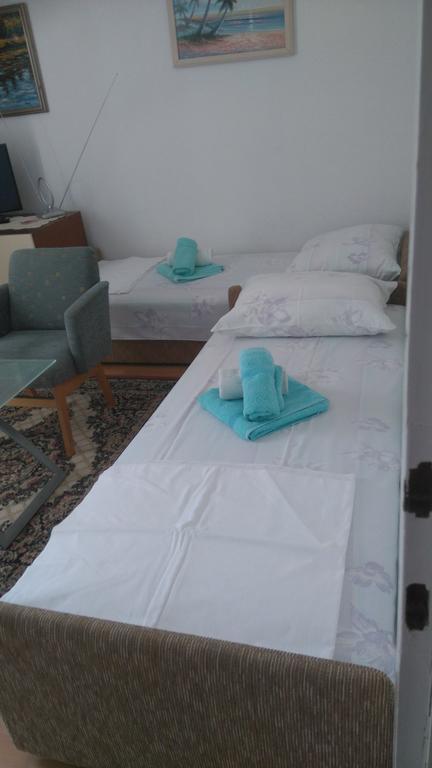 Apartment Basic Petrcane Eksteriør billede